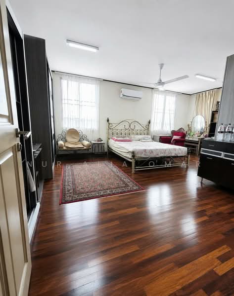 Rumah Berkembar untuk Dijual di Seksyen 27 (Shah Alam) - Nur Alia Omar - Bedroom - PropertyGuru.com.my