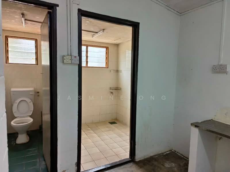 Rumah Teres untuk Dijual di Kepong Baru (Kepong) - Jasmine Ong - Bathroom - PropertyGuru.com.my