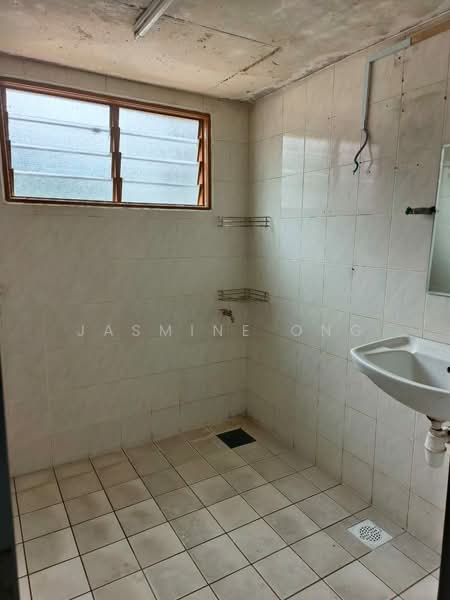 Rumah Teres untuk Dijual di Kepong Baru (Kepong) - Jasmine Ong - Bathroom - PropertyGuru.com.my