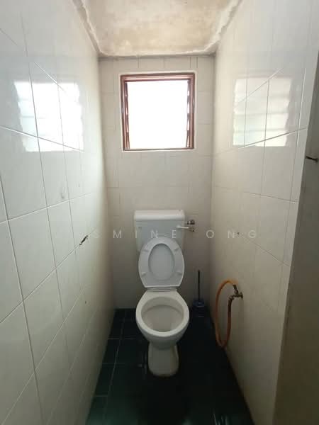 Rumah Teres untuk Dijual di Kepong Baru (Kepong) - Jasmine Ong - Bathroom - PropertyGuru.com.my