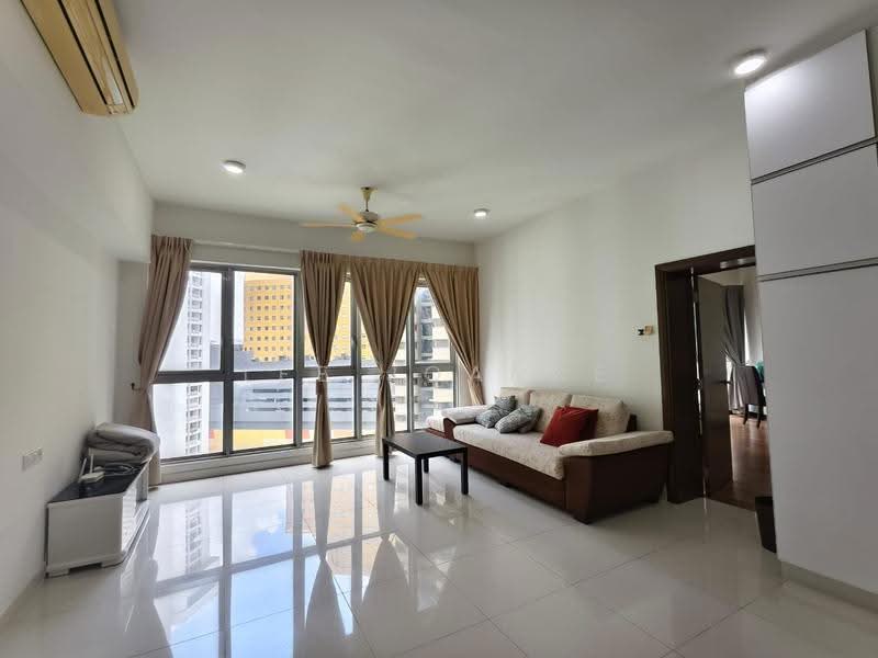 Kediaman Servis untuk Disewa di Regalia Residence - Lee Joanne - Living Room - PropertyGuru.com.my