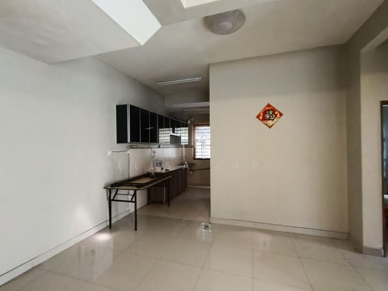 Semi-Detached House for Sale in Anggun (Rawang) - Elisa Yap - Kitchen - PropertyGuru.com.my