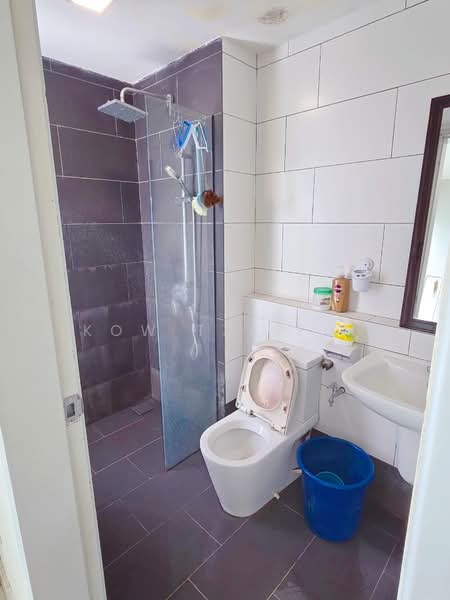Service Residence for Sale at Univ 360 Place - Kow Tze Fui - Bathroom - PropertyGuru.com.my