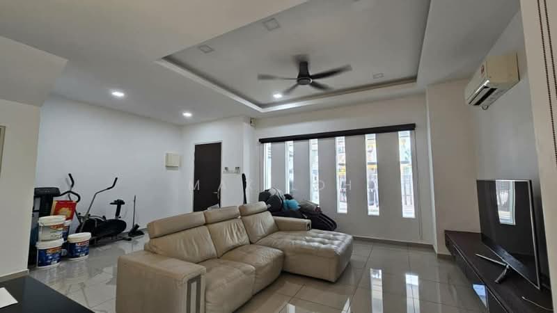 Cluster House for Sale in Kangkar Pulai (Skudai) - Max Loh - Living Room - PropertyGuru.com.my