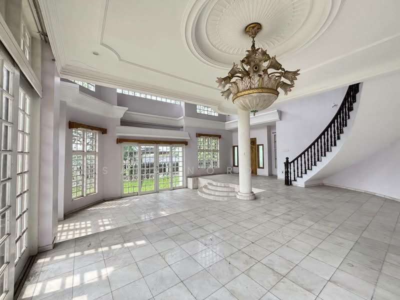 Rumah Banglo untuk Dijual di Seksyen 2 (Shah Alam) - Sa'a Nordin - Living Room - PropertyGuru.com.my