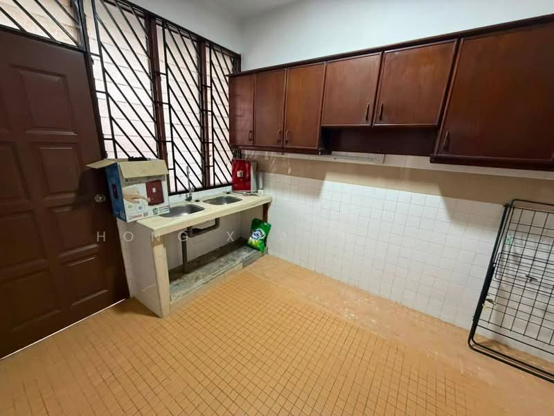 2-storey Terraced House for Rent in Taman Daya (Johor Bahru) - Hong Xuan Tang - Kitchen - PropertyGuru.com.my
