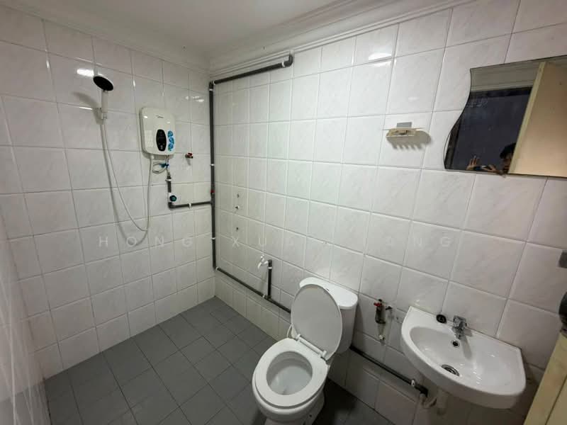 2-storey Terraced House for Rent in Taman Daya (Johor Bahru) - Hong Xuan Tang - Bathroom - PropertyGuru.com.my