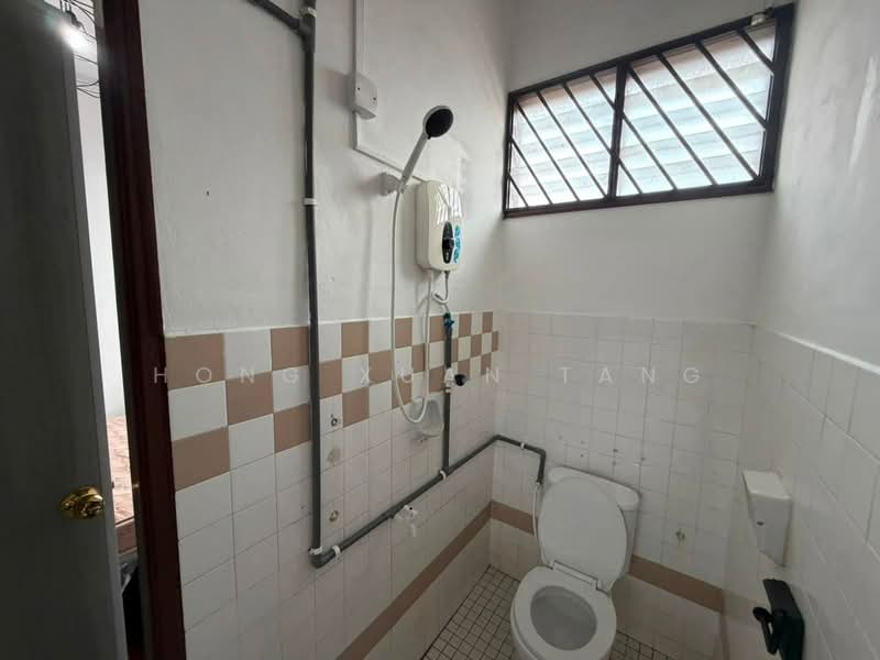 2-storey Terraced House for Rent in Taman Daya (Johor Bahru) - Hong Xuan Tang - Bathroom - PropertyGuru.com.my