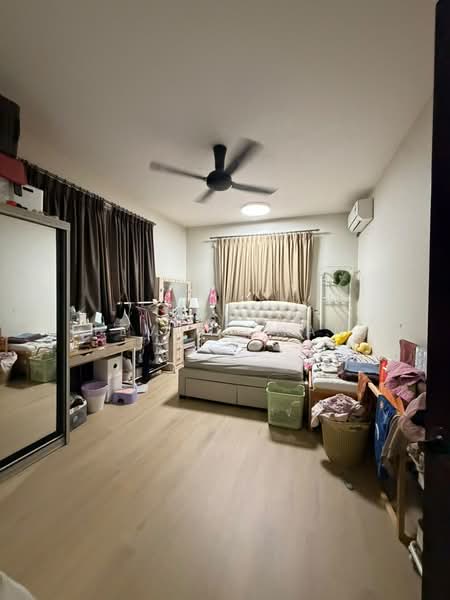 Kondominium untuk Disewa di Platinum Lake PV 10 - Levis Chan - Bedroom - PropertyGuru.com.my