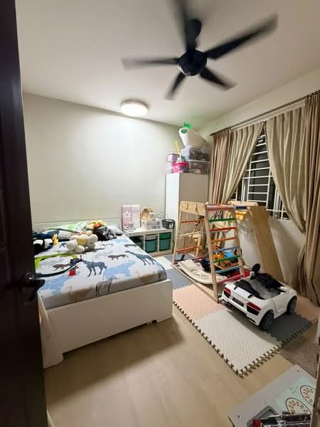 Kondominium untuk Disewa di Platinum Lake PV 10 - Levis Chan - Bedroom - PropertyGuru.com.my
