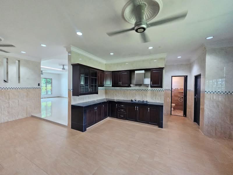 Rumah Berkembar untuk Dijual di Seksyen 27 (Shah Alam) - Nobeille Chung - Kitchen - PropertyGuru.com.my