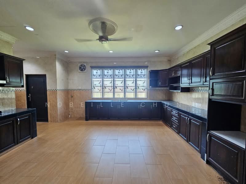 Rumah Berkembar untuk Dijual di Seksyen 27 (Shah Alam) - Nobeille Chung - Kitchen - PropertyGuru.com.my
