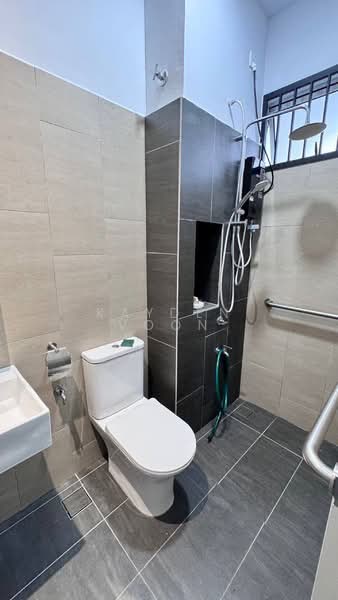 Rumah Teres 1 Tingkat untuk Disewa di Taman Impian Emas (Skudai) - Kayden Voon - Bathroom - PropertyGuru.com.my