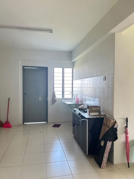 Pangsapuri untuk Dijual di Pangsapuri Suria 1 Batu Kawan - Ben Hew - Kitchen - PropertyGuru.com.my