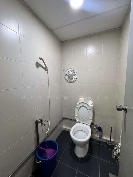 Kedai untuk Disewa di Pusat Perdagangan Danga Utama (Johor Bahru) - Herman Chen - Bathroom - PropertyGuru.com.my