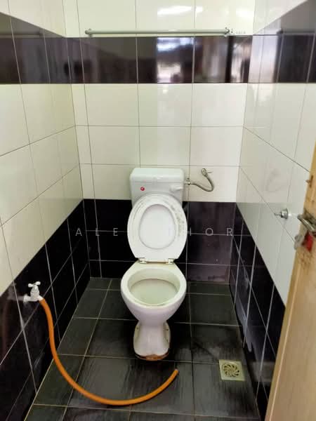 Gudang untuk Disewa di Batu Maung (Penang) - Alex Thor - Bathroom - PropertyGuru.com.my