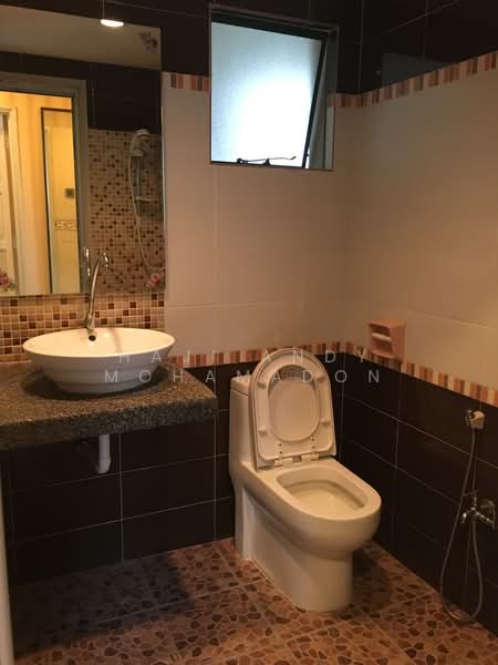 Condominium for Sale at Emerald Hill Condominium - Haji Andy Mohamadon - Bathroom - PropertyGuru.com.my