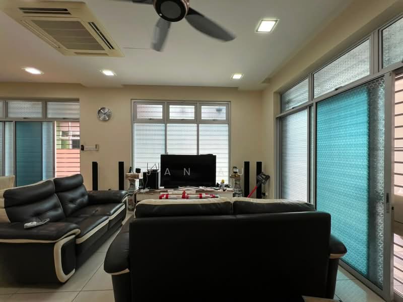 Rumah Kluster untuk Dijual di Taman Gaya (Ulu Tiram) - JAN AU - Living Room - PropertyGuru.com.my
