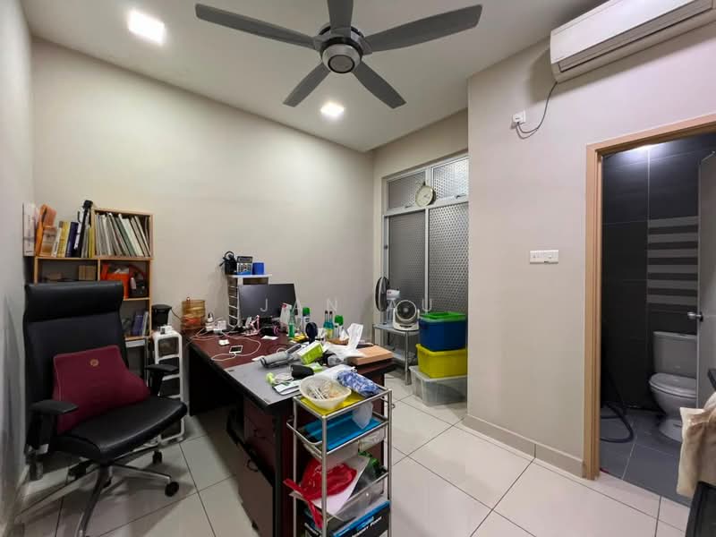 Rumah Kluster untuk Dijual di Taman Gaya (Ulu Tiram) - JAN AU - Study - PropertyGuru.com.my