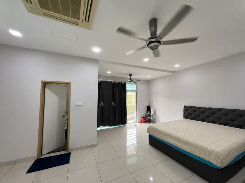 Rumah Kluster untuk Dijual di Taman Gaya (Ulu Tiram) - JAN AU - Bedroom - PropertyGuru.com.my