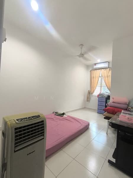 2-storey Terraced House for Sale in Taman Bestari Indah (Ulu Tiram) - Min Kong - Bedroom - PropertyGuru.com.my