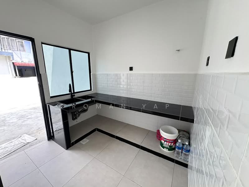 Rumah Teres 2 Tingkat untuk Dijual di Bukit Beruntung (Selangor) - Roman Yap - Kitchen - PropertyGuru.com.my