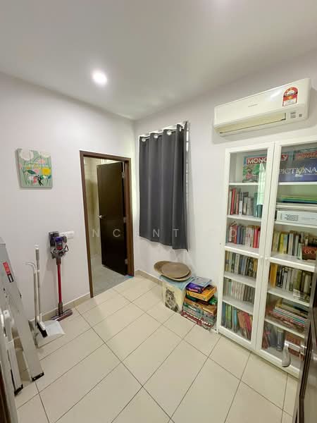 Servis Apartment untuk Dijual di Setia Tri-angle - Vincent Ooi - Study - PropertyGuru.com.my