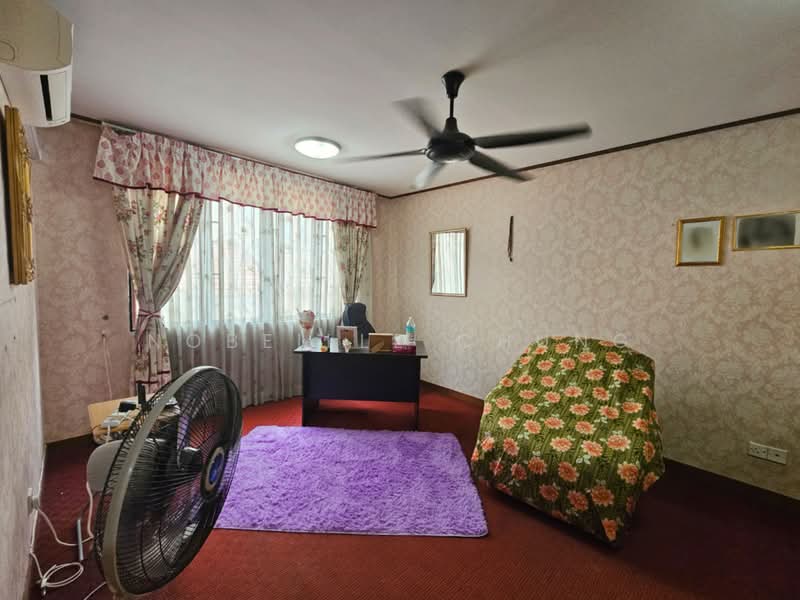 Rumah Berkembar untuk Dijual di Seksyen 27 (Shah Alam) - Nobeille Chung - Study - PropertyGuru.com.my