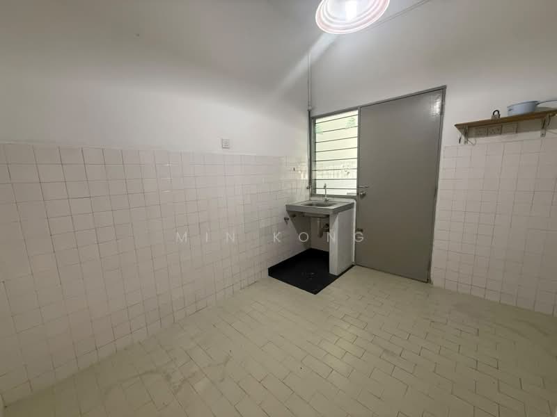 2-storey Terraced House for Rent in Johor Bahru (Johor) - Min Kong - Kitchen - PropertyGuru.com.my