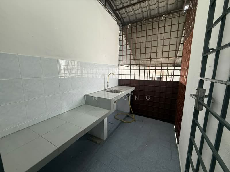 2-storey Terraced House for Rent in Johor Bahru (Johor) - Min Kong - Kitchen - PropertyGuru.com.my