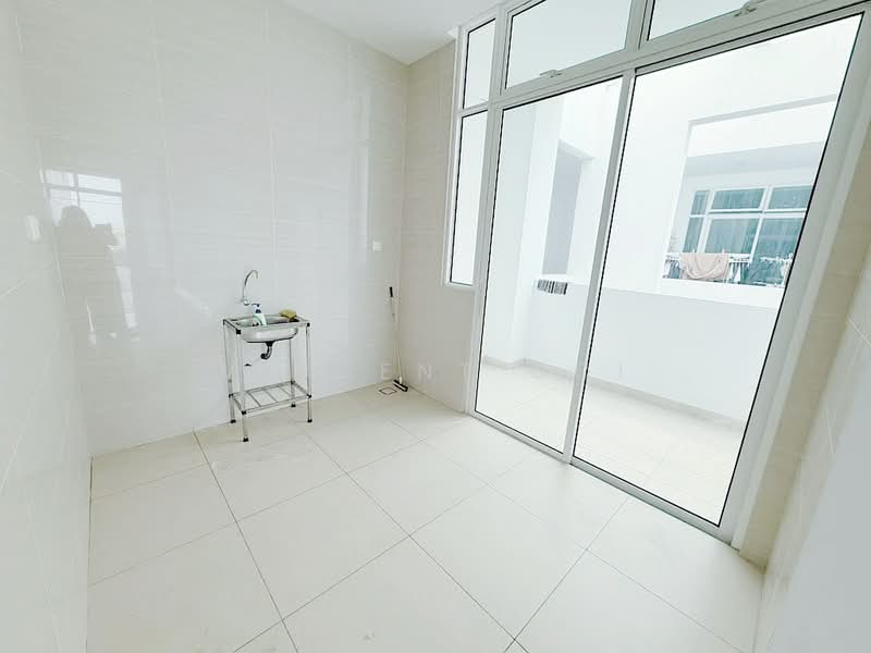 Servis Apartment untuk Dijual di Setia Tri-angle - Vincent Ooi - Balcony - PropertyGuru.com.my