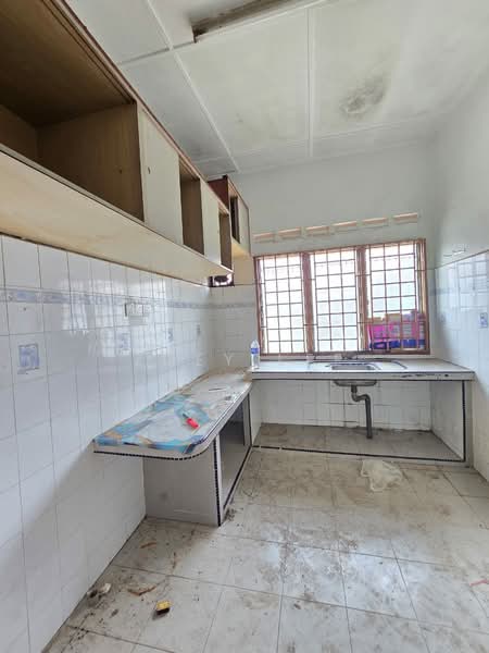 Rumah Teres 1 Tingkat untuk Dijual di Taman Universiti (Skudai) - Zoey Lee - Kitchen - PropertyGuru.com.my