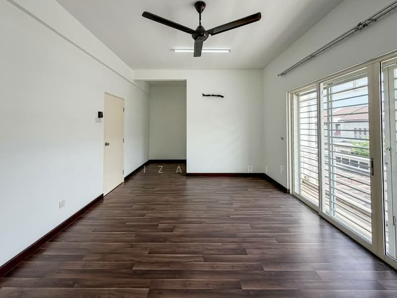 Rumah Teres 2 Tingkat untuk Dijual di Nilai Impian (Nilai) - Masnizah Arifin - Living Room - PropertyGuru.com.my