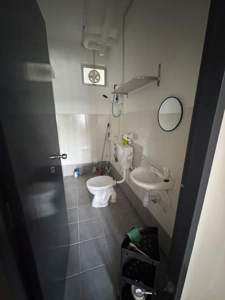 Flat for Rent at PANGSAPURI PULAI MUTIARA 3 - Sha Saravanan - Bathroom - PropertyGuru.com.my