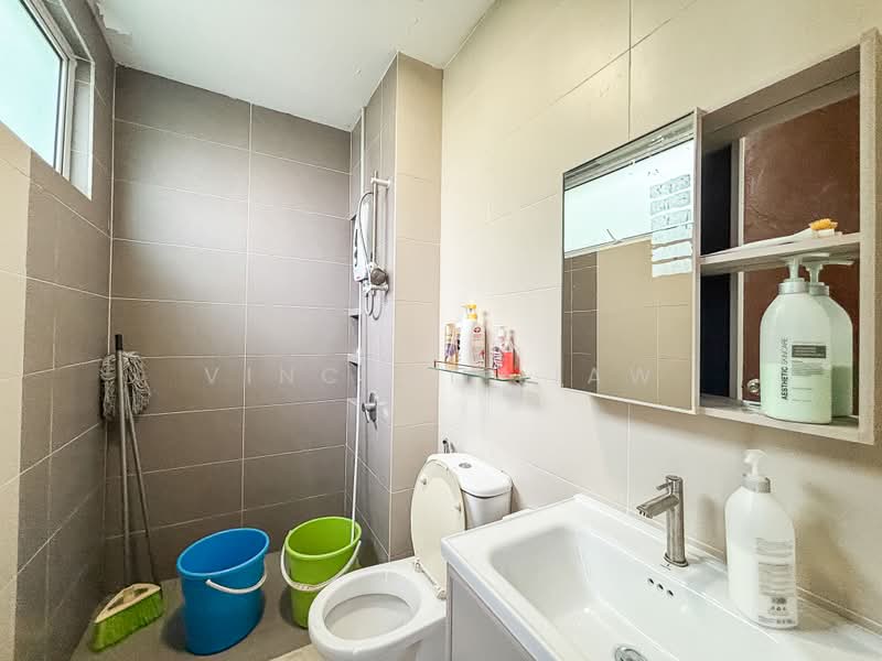 3-storey Terraced House for Sale in Seksyen 11 (Kota Damansara) - Vincent Liaw - Bathroom - PropertyGuru.com.my