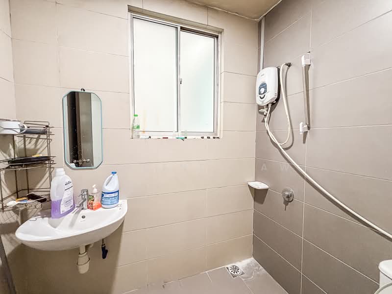 3-storey Terraced House for Sale in Seksyen 11 (Kota Damansara) - Vincent Liaw - Bathroom - PropertyGuru.com.my