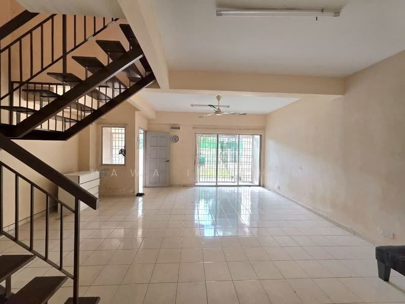 Rumah Teres 2 Tingkat untuk Dijual di Bandar Baru Bangi (Selangor) - Hawa Ibrahim - Living Room - PropertyGuru.com.my