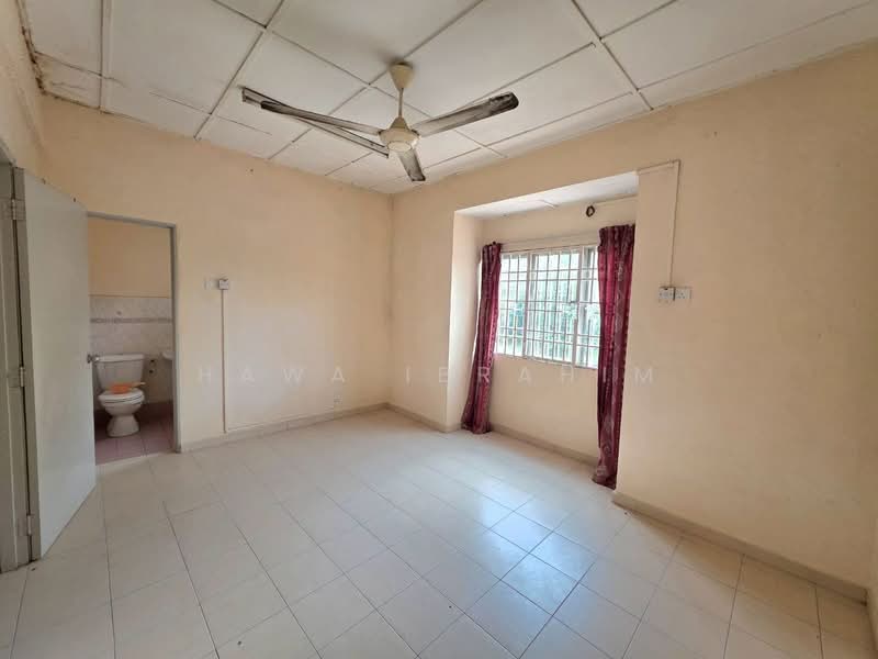 Rumah Teres 2 Tingkat untuk Dijual di Bandar Baru Bangi (Selangor) - Hawa Ibrahim - Bathroom - PropertyGuru.com.my