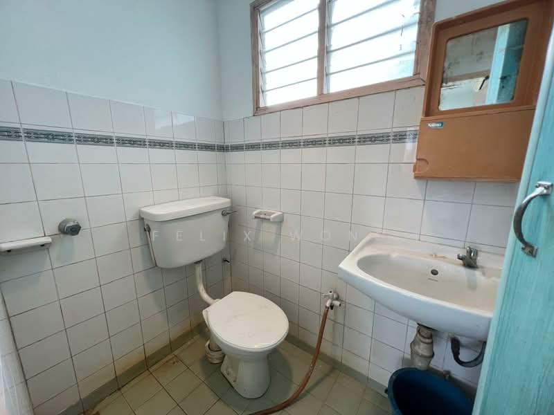 Apartment for Sale at Akasia Apartment - Felix Wong - Bathroom - PropertyGuru.com.my