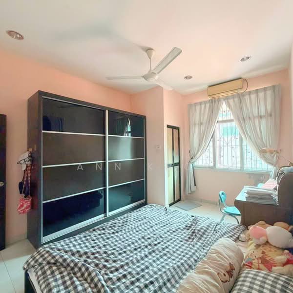 Semi-Detached House for Sale in Taman Seri Cendana (Juru) - Ann Khor - Bedroom - PropertyGuru.com.my