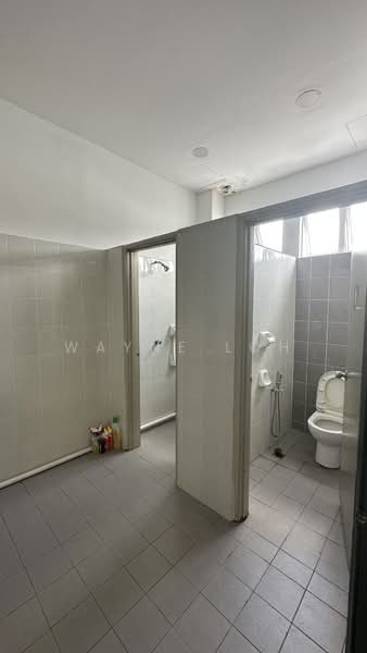 Shop / Office for Rent in Taman Pauh Jaya (Perai) - Wayne Loh - Bathroom - PropertyGuru.com.my