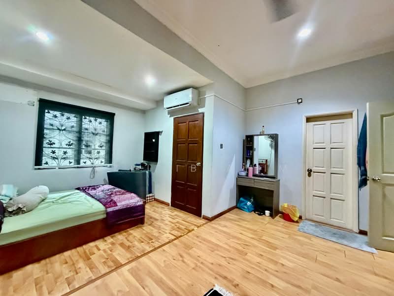 Bungalow for Sale in Taman Maluri (Cheras) - Azli Ibrahim - Bedroom - PropertyGuru.com.my