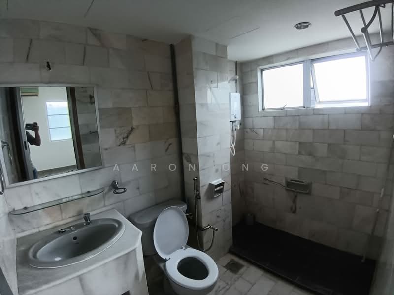 Kondominium untuk Disewa di Puncak Athenaeum - Aaron Ong - Bathroom - PropertyGuru.com.my