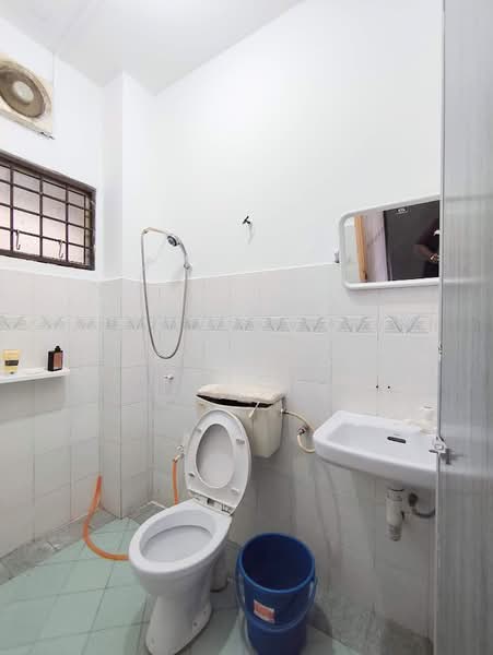 Rumah Banglo untuk Disewa di Desa Salak Permata (Sepang) - FAIZ REZA - Bathroom - PropertyGuru.com.my