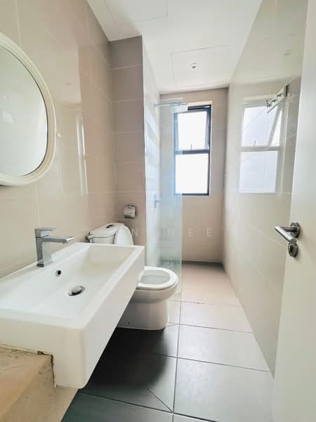 Servis Apartment untuk Disewa di South View - Xin Nee - Bathroom - PropertyGuru.com.my
