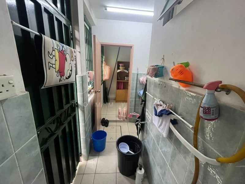 2.5-storey Terraced House for Sale in Taman Gaya (Ulu Tiram) - Tommy Tai - Corridor - PropertyGuru.com.my