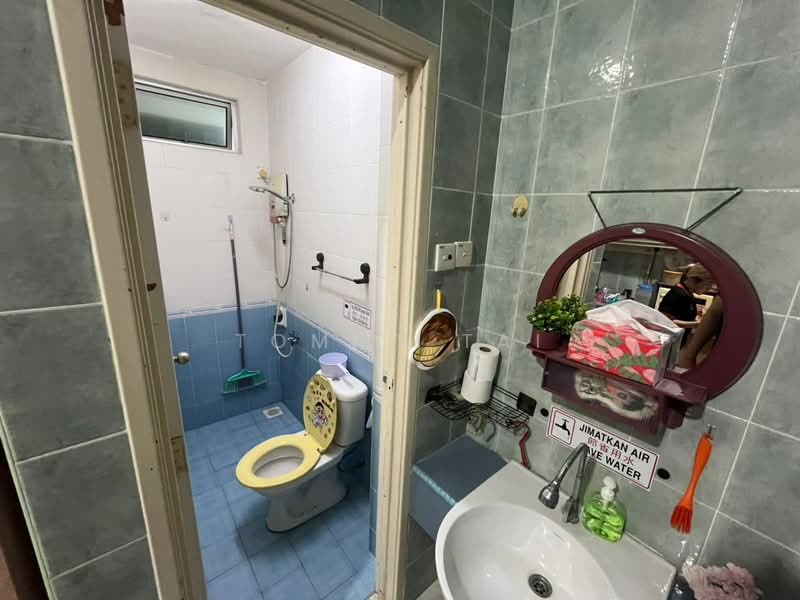 2.5-storey Terraced House for Sale in Taman Gaya (Ulu Tiram) - Tommy Tai - Bathroom - PropertyGuru.com.my