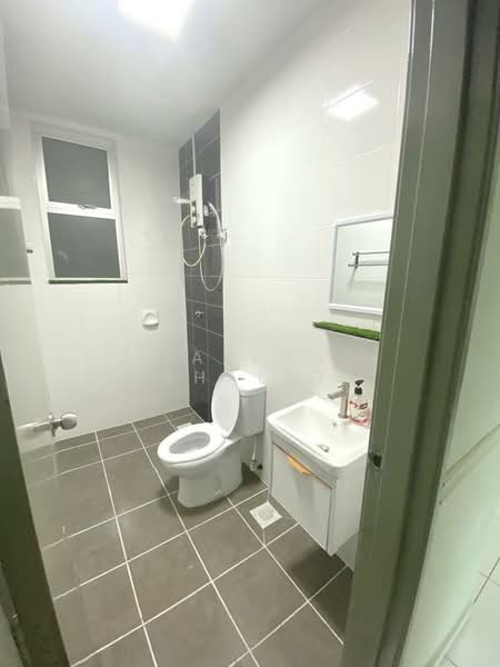 Servis Apartment untuk Disewa di Bsp Skypark - Zaleha Khalid - Bathroom - PropertyGuru.com.my