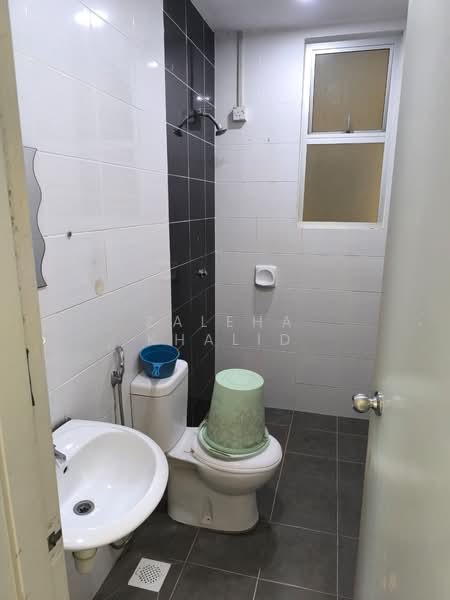 Servis Apartment untuk Disewa di Bsp Skypark - Zaleha Khalid - Bathroom - PropertyGuru.com.my