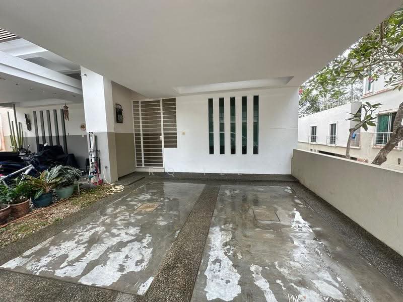 Rumah Teres 2-Tingkat untuk Disewa di Leisure Farm (Gelang Patah) - RQ Tee - PropertyGuru.com.my